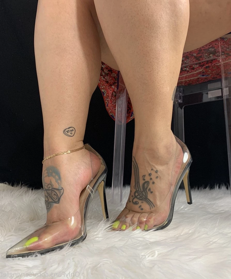 SERVINGBAREFEET [ servingfet ] Onlyfans leaked photo 5097885 on Hotleaks.tv