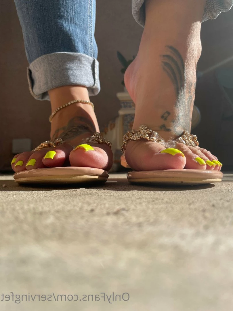 SERVINGBAREFEET [ servingfet ] Onlyfans leaked photo 5098090 on Hotleaks.tv