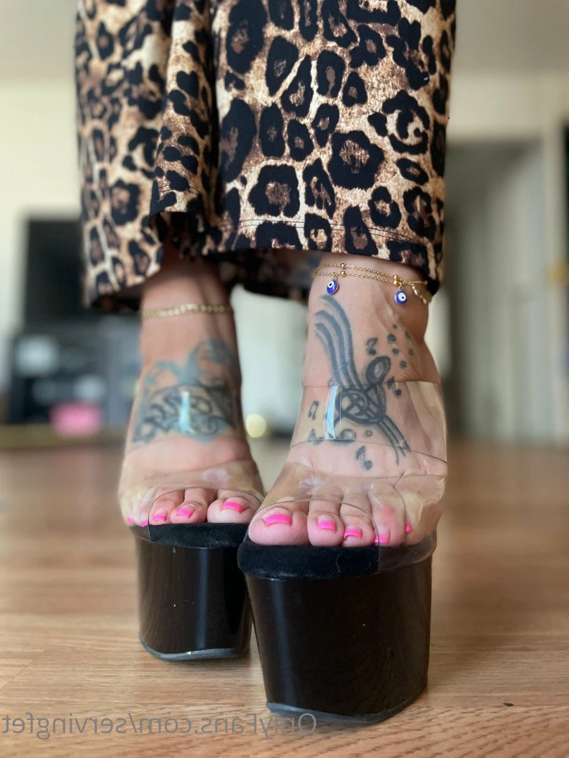 SERVINGBAREFEET [ servingfet ] Onlyfans leaked photo 5098643 on Hotleaks.tv