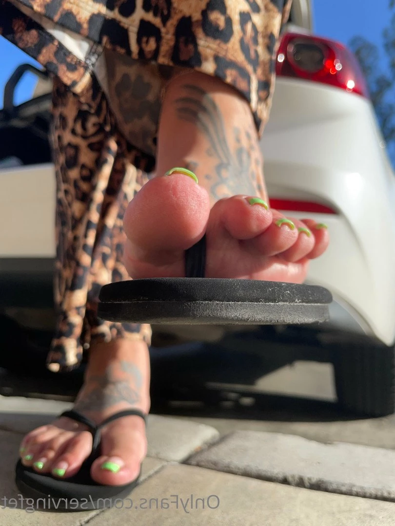 SERVINGBAREFEET [ servingfet ] Onlyfans leaked photo 5098977 on Hotleaks.tv