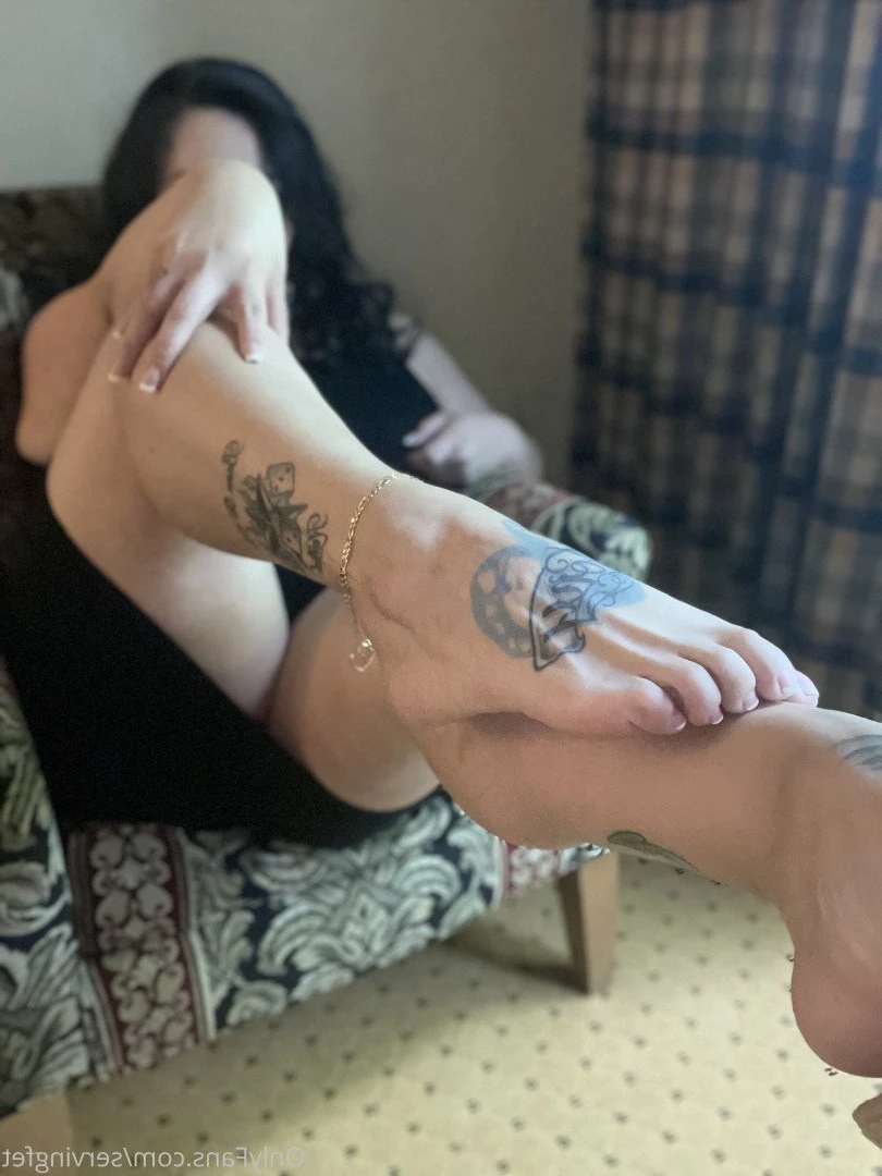 SERVINGBAREFEET [ servingfet ] Onlyfans leaked photo 5099044 on Hotleaks.tv