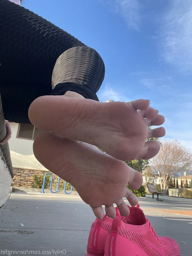 SERVINGBAREFEET [ servingfet ] Onlyfans leaked photo 5099352 on Hotleaks.tv