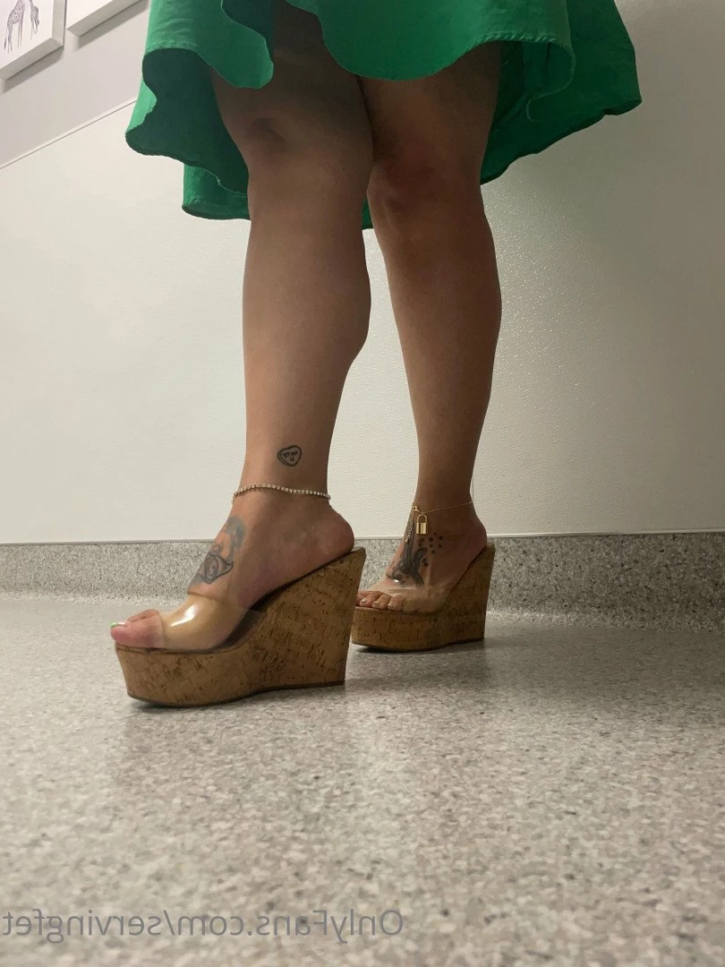 SERVINGBAREFEET [ servingfet ] Onlyfans leaked photo 5099924 on Hotleaks.tv