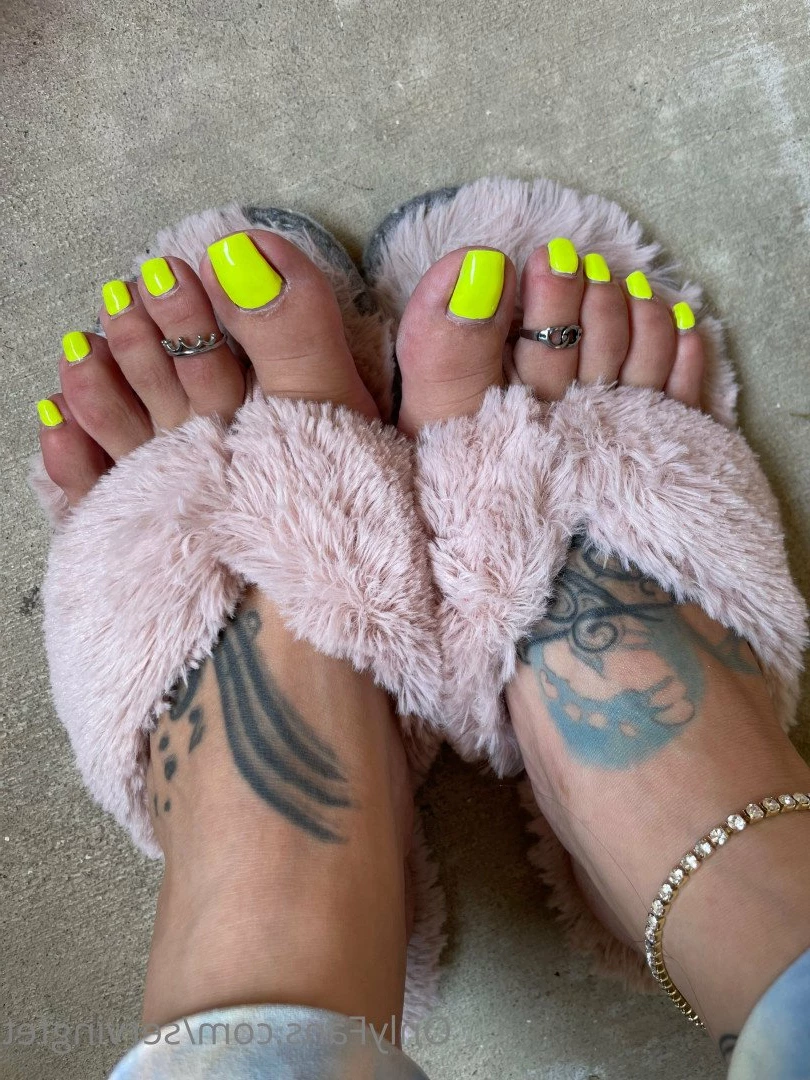 SERVINGBAREFEET [ servingfet ] Onlyfans leaked photo 5099996 on Hotleaks.tv