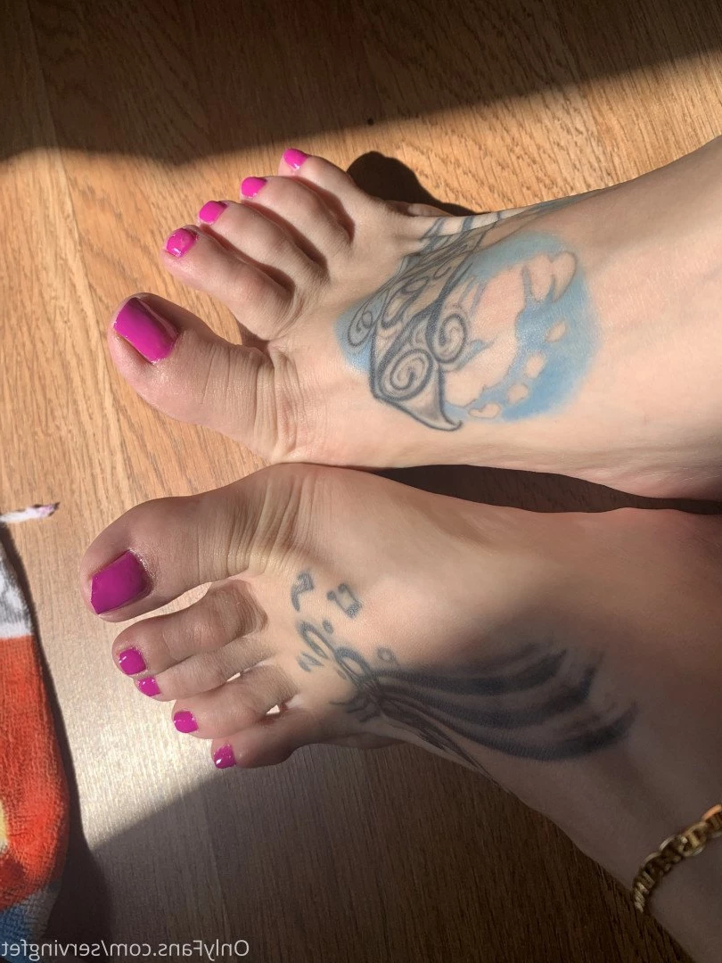 SERVINGBAREFEET [ servingfet ] Onlyfans leaked photo 5100211 on Hotleaks.tv
