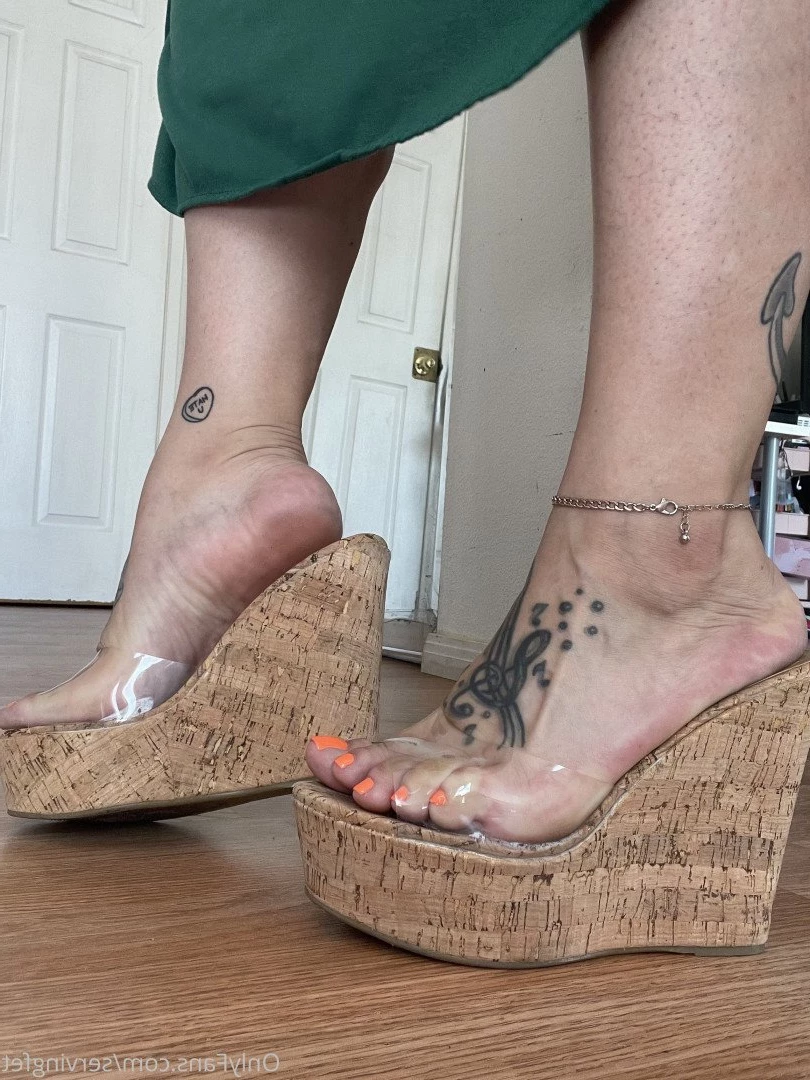 SERVINGBAREFEET [ servingfet ] Onlyfans leaked photo 5100466 on Hotleaks.tv