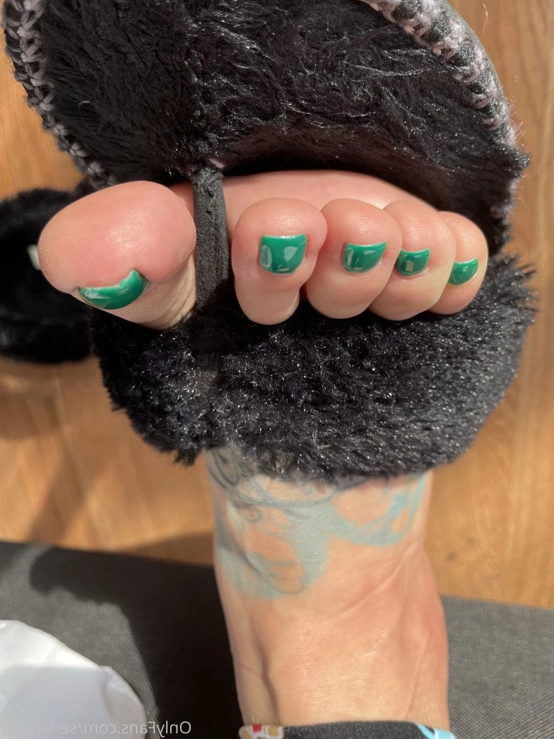SERVINGBAREFEET [ servingfet ] Onlyfans leaked photo 5100590 on Hotleaks.tv