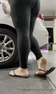 SERVINGBAREFEET [ servingfet ] Onlyfans leaked video 5343952 on Hotleaks.tv