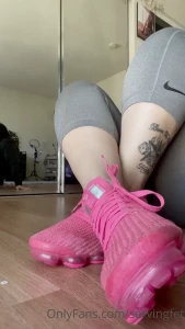 SERVINGBAREFEET [ servingfet ] Onlyfans leaked video 5344152 on Hotleaks.tv
