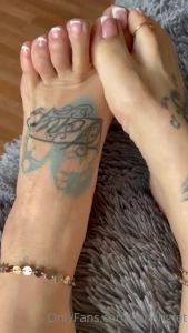 SERVINGBAREFEET [ servingfet ] Onlyfans leaked video 5345057 on Hotleaks.tv