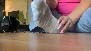 SERVINGBAREFEET [ servingfet ] Onlyfans leaked video 5345184 on Hotleaks.tv