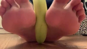 SERVINGBAREFEET [ servingfet ] Onlyfans leaked video 5345296 on Hotleaks.tv