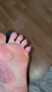 SERVINGBAREFEET [ servingfet ] Onlyfans leaked video 5345561 on Hotleaks.tv