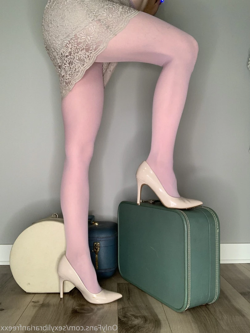 The Free Sexy Librarian [ sexylibrarianfreexx ] Onlyfans leaked photo 9732096 on Hotleaks.tv