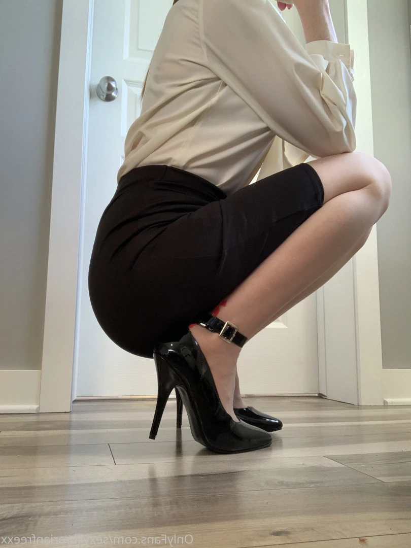 The Free Sexy Librarian [ sexylibrarianfreexx ] Onlyfans leaked photo 9732428 on Hotleaks.tv