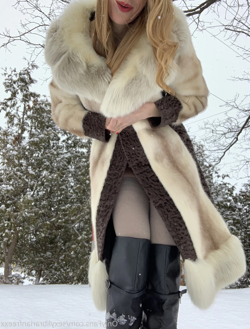 The Free Sexy Librarian [ sexylibrarianfreexx ] Onlyfans leaked photo 9733425 on Hotleaks.tv