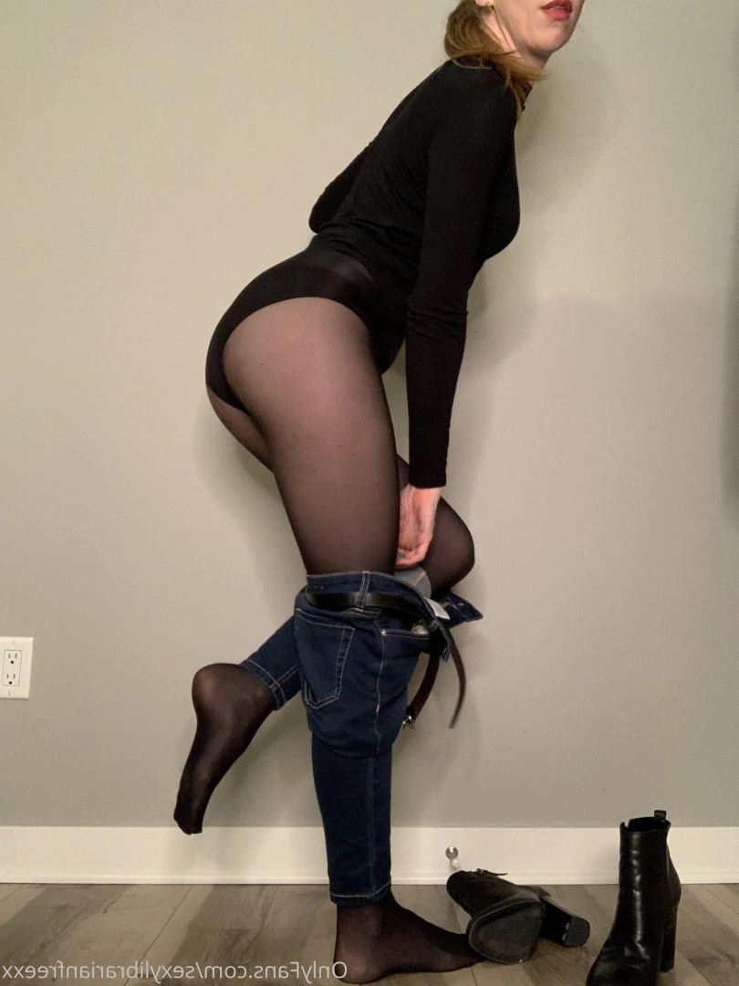 The Free Sexy Librarian [ sexylibrarianfreexx ] Onlyfans leaked photo 9733578 on Hotleaks.tv