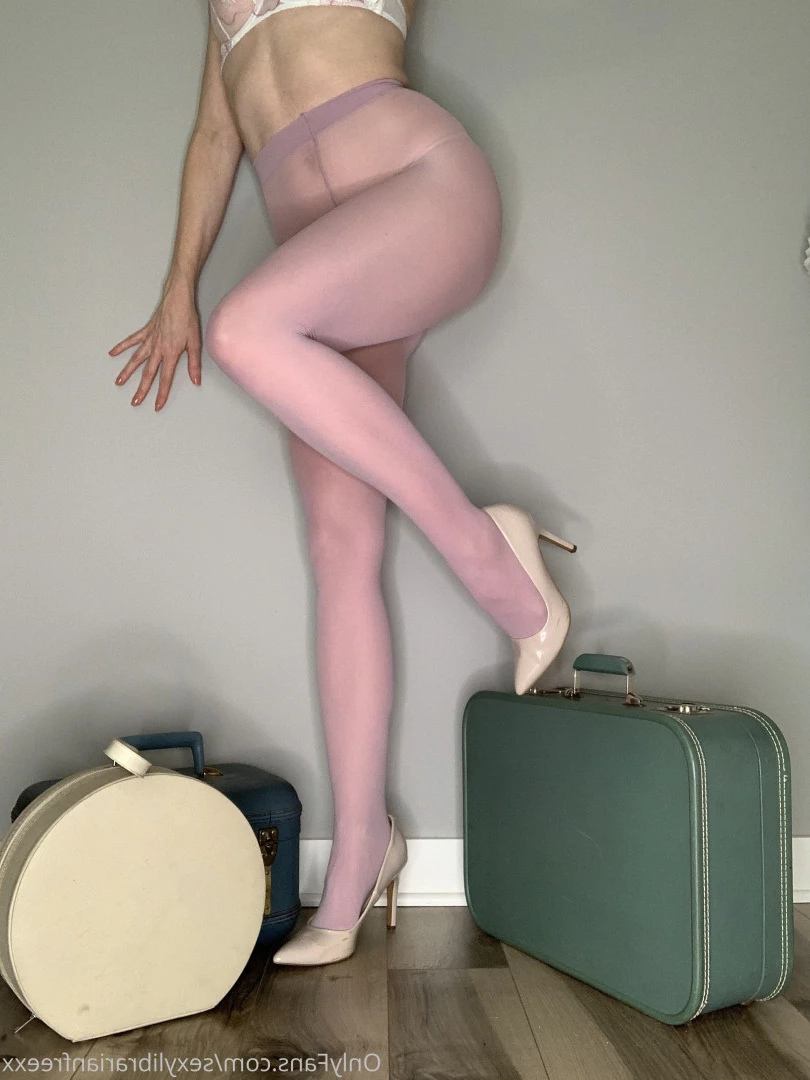 The Free Sexy Librarian [ sexylibrarianfreexx ] Onlyfans leaked photo 9734172 on Hotleaks.tv