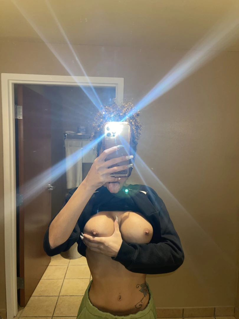 Skylar Fox [ skylar_fox_ ] Onlyfans leaked photo 7587221 on Hotleaks.tv