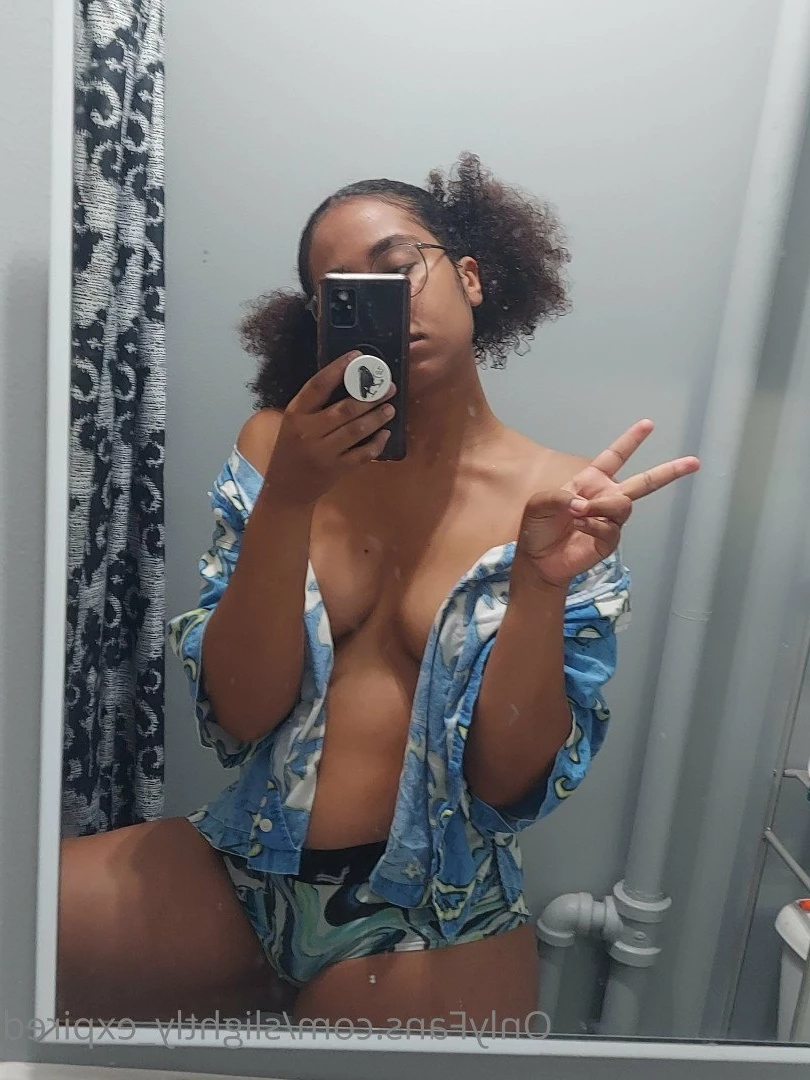 slightly expired [ slightly_expired ] Onlyfans leaked photo 5017529 on Hotleaks.tv
