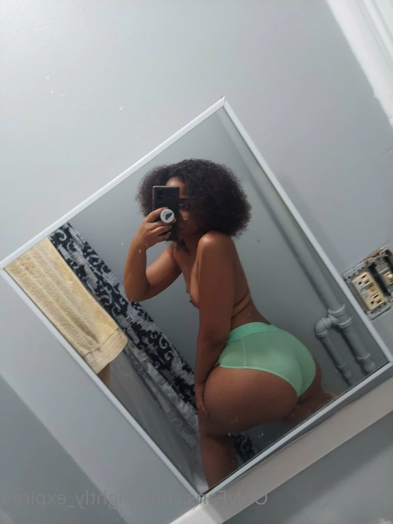 slightly expired [ slightly_expired ] Onlyfans leaked photo 5017958 on Hotleaks.tv