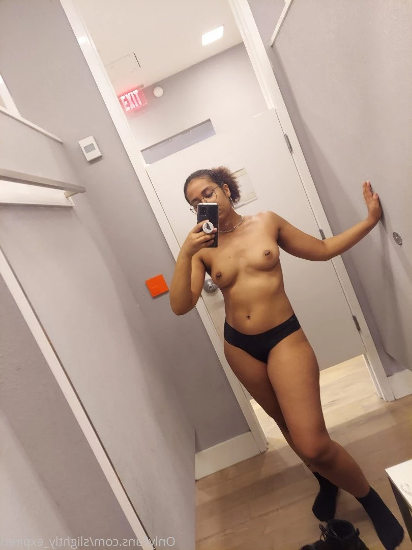 slightly expired [ slightly_expired ] Onlyfans leaked photo 5018282 on Hotleaks.tv