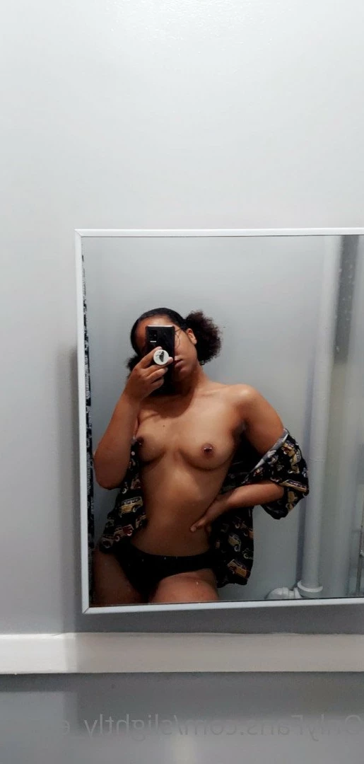 slightly expired [ slightly_expired ] Onlyfans leaked photo 5018777 on Hotleaks.tv