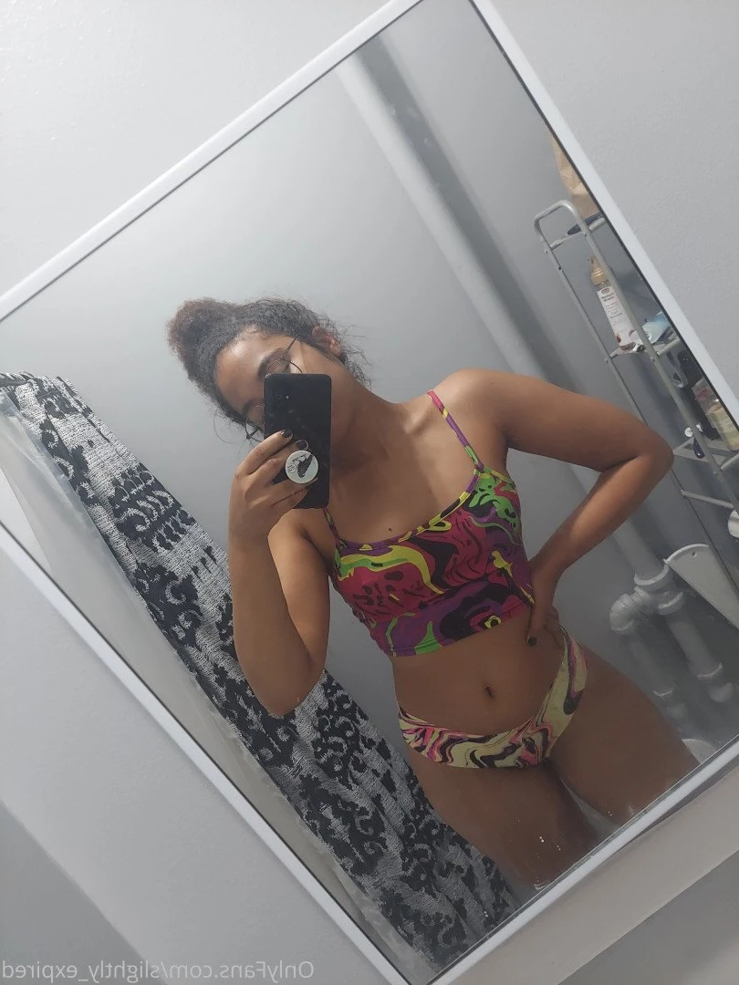 slightly expired [ slightly_expired ] Onlyfans leaked photo 5020931 on Hotleaks.tv