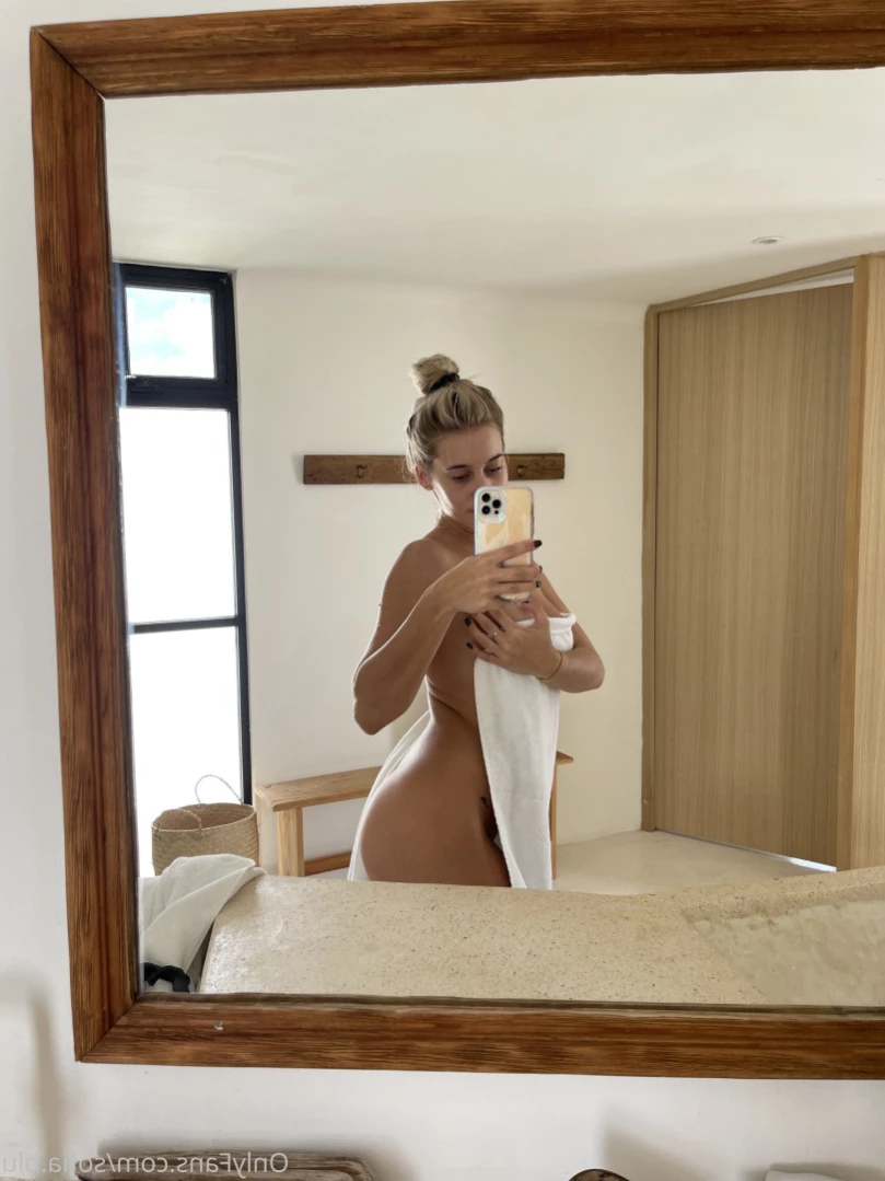 sofia [ sofia.blu ] Onlyfans leaked photo 11874932 on Hotleaks.tv