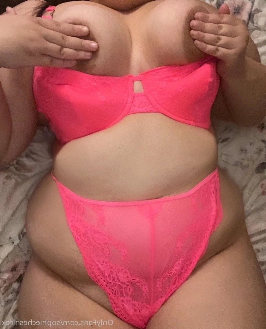 Sophie Cheshire 36DD BRITISH BABE🇬🇧 [ sophiecheshirex ] Onlyfans leaked photo 5009842 on Hotleaks.tv