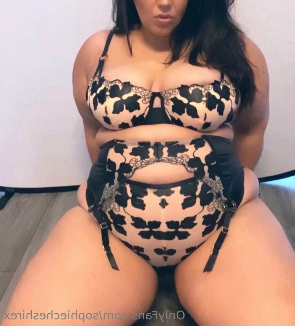 Sophie Cheshire 36DD BRITISH BABE🇬🇧 [ sophiecheshirex ] Onlyfans leaked photo 5010605 on Hotleaks.tv