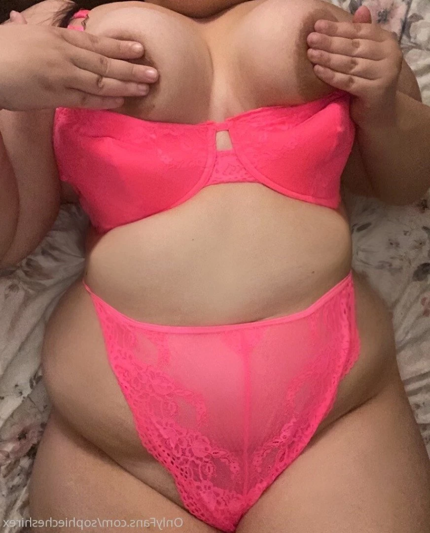 Sophie Cheshire 36DD BRITISH BABE🇬🇧 [ sophiecheshirex ] Onlyfans leaked photo 5010777 on Hotleaks.tv