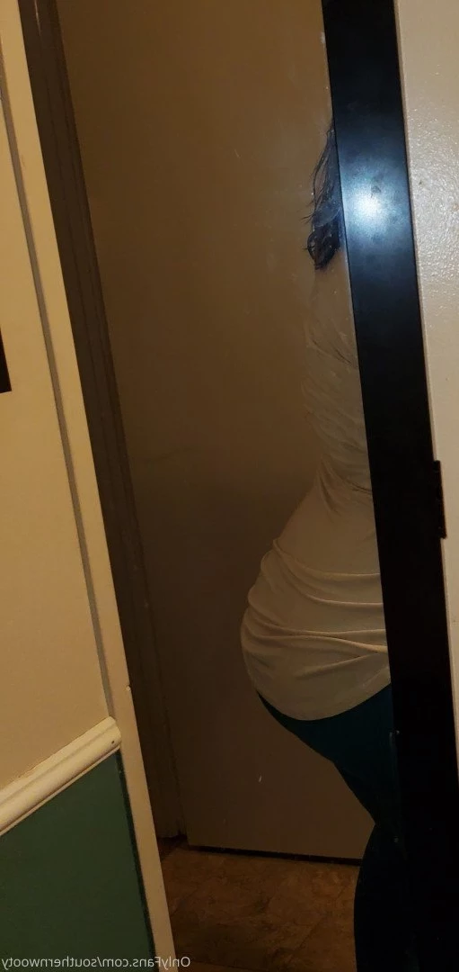 White Girl with a Booty [ southernwooty ] Onlyfans leaked photo 5007427 on Hotleaks.tv