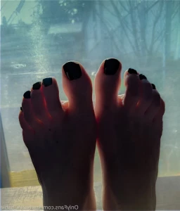 4927784