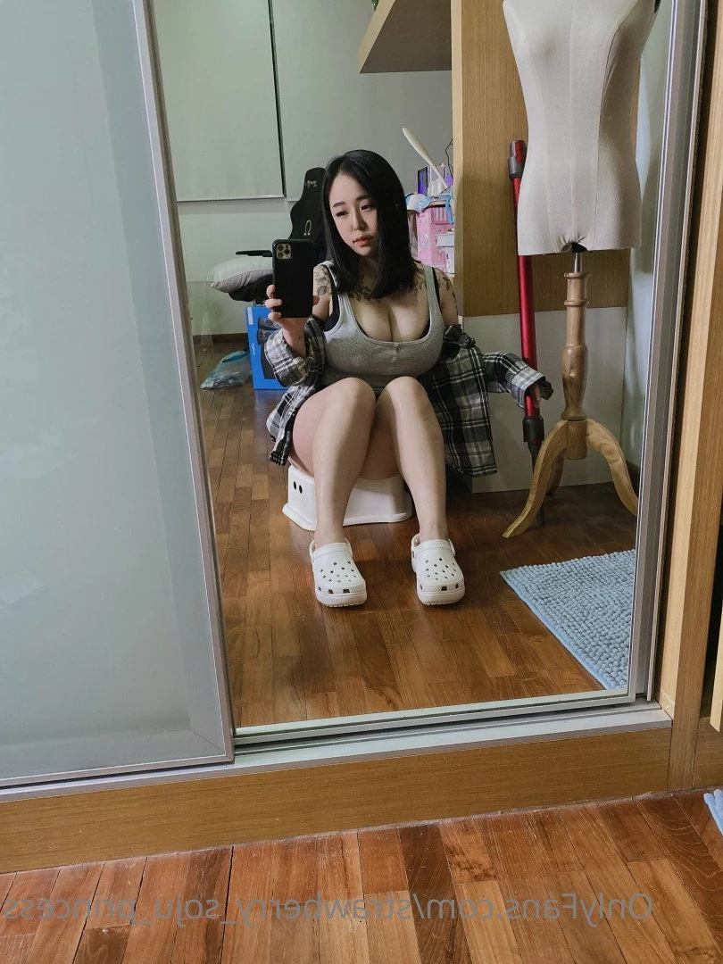 공주님 ♡ ≧ • ᴗ • ≦ [ strawberry_soju_princess ] Onlyfans leaked photo 4992441 on Hotleaks.tv