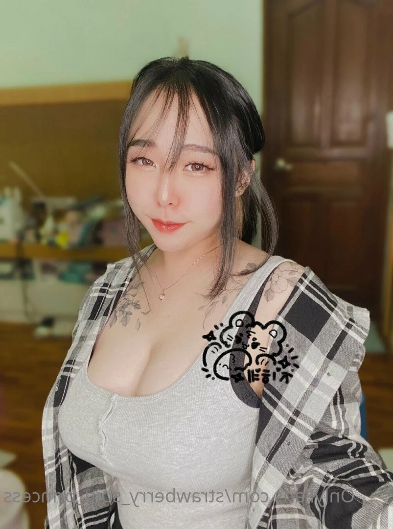 공주님 ♡ ≧ • ᴗ • ≦ [ strawberry_soju_princess ] Onlyfans leaked photo 4992469 on Hotleaks.tv