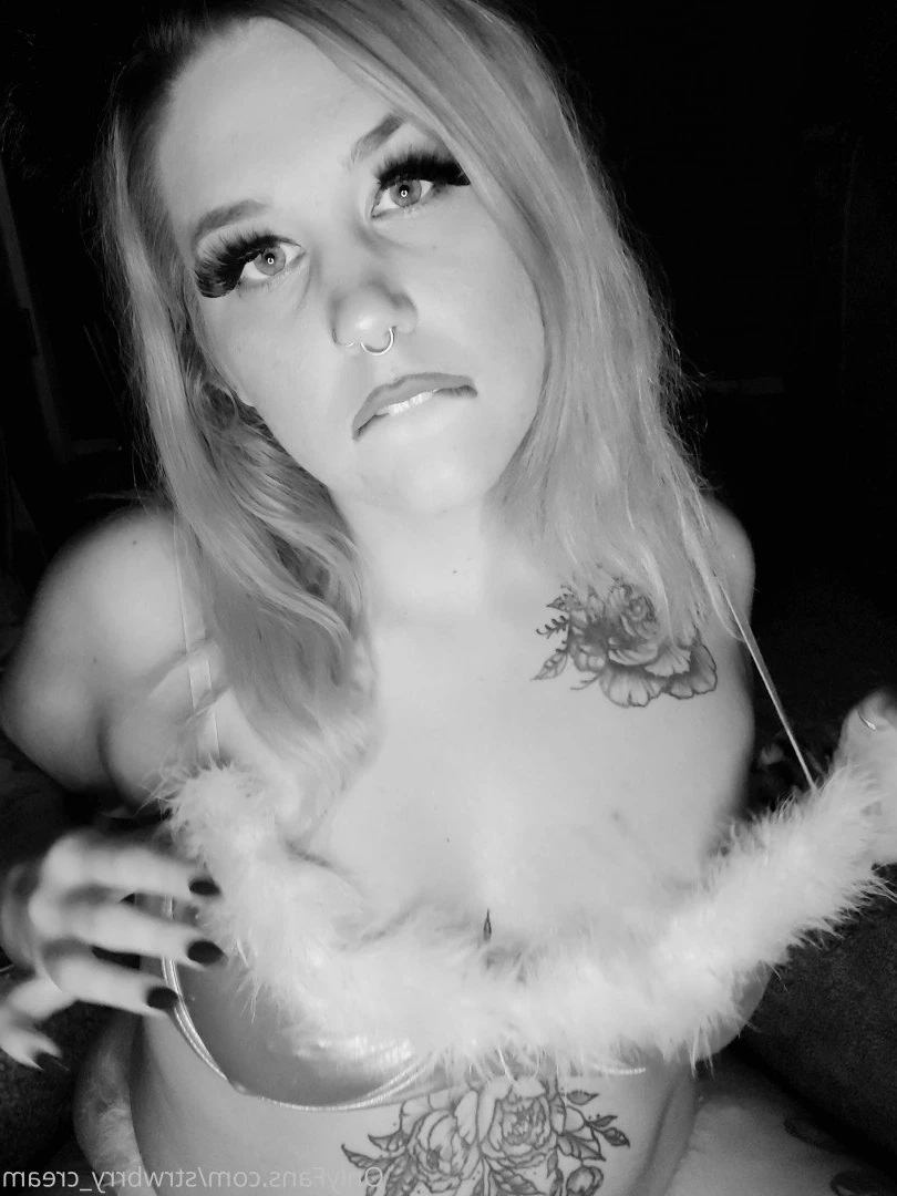 Chloe Cream VIP🍓 [ chloecreamvip ] Onlyfans leaked photo 4991628 on Hotleaks.tv