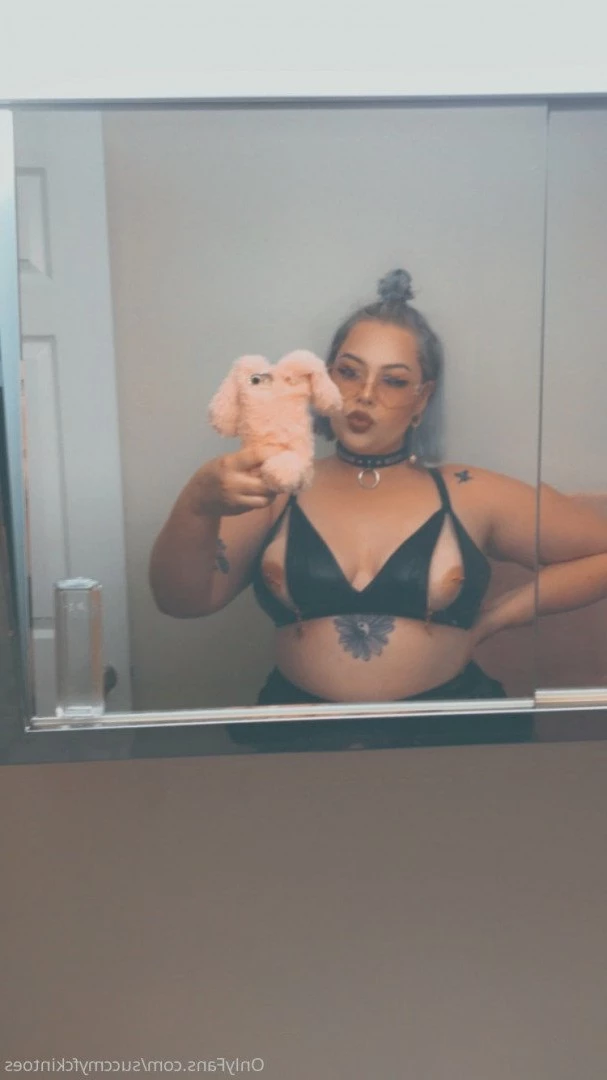succmyfckintoes Onlyfans leaked photo 4990525 on Hotleaks.tv