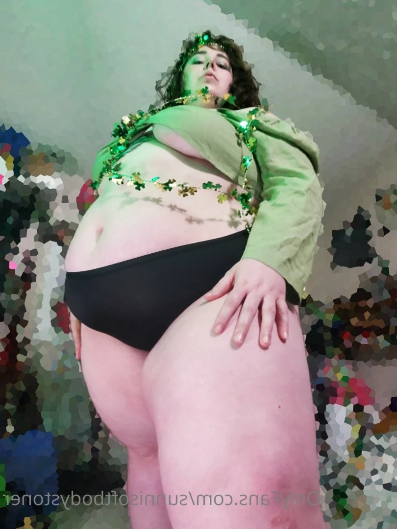 sunnisoftbodystoner Onlyfans leaked photo 4920216 on Hotleaks.tv