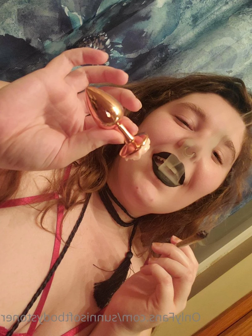 sunnisoftbodystoner Onlyfans leaked photo 4920727 on Hotleaks.tv