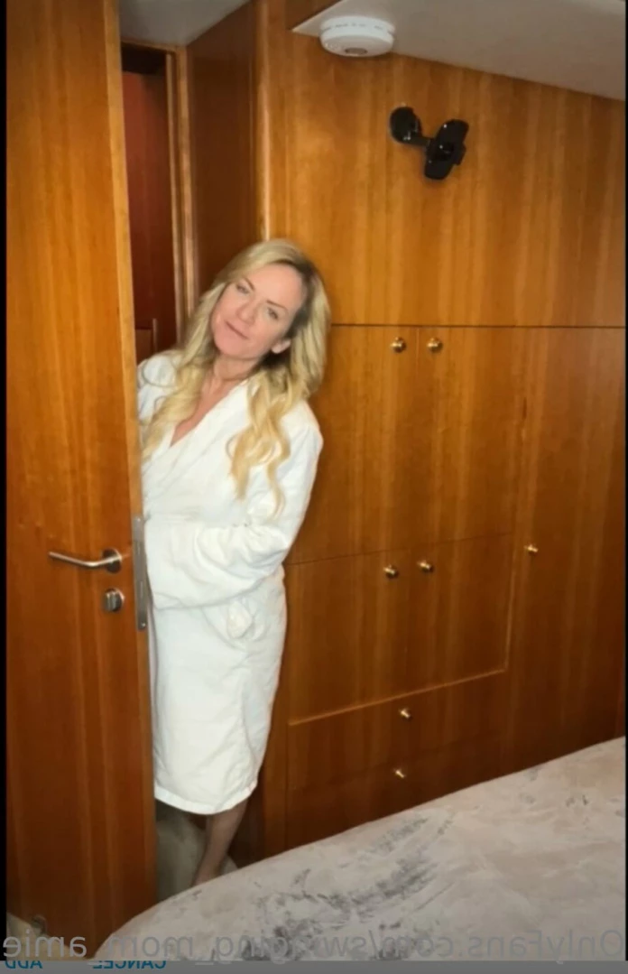 Swinger Step Mom [ swinging_mom_amie ] Onlyfans leaked photo 10938472 on Hotleaks.tv