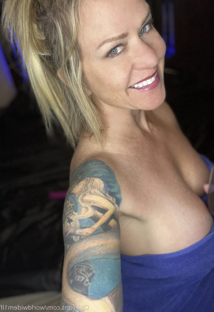 Swinger Step Mom [ swinging_mom_amie ] Onlyfans leaked photo 11038027 on Hotleaks.tv