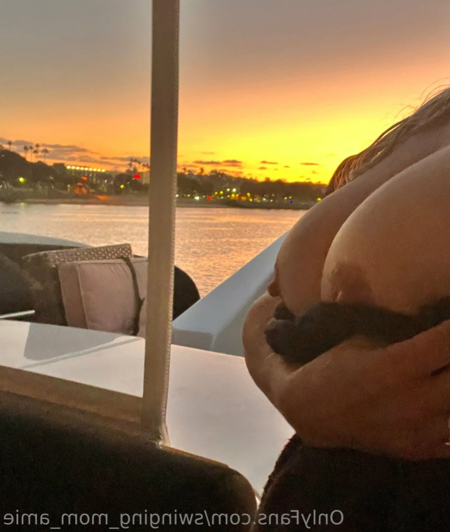 Swinger Step Mom [ swinging_mom_amie ] Onlyfans leaked photo 11101293 on Hotleaks.tv