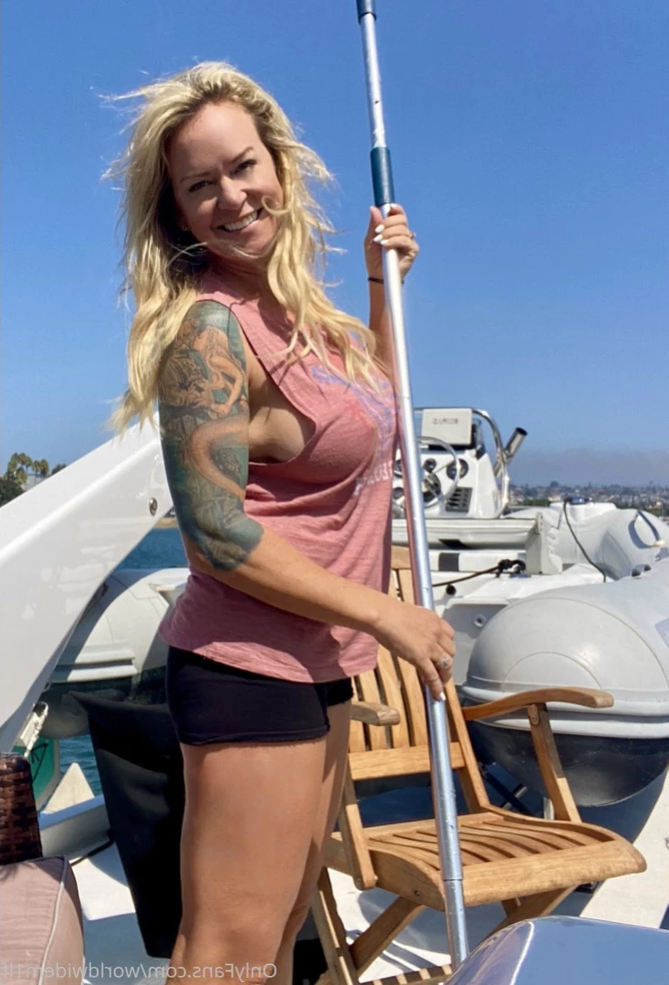Swinger Step Mom [ swinging_mom_amie ] Onlyfans leaked photo 11101304 on Hotleaks.tv