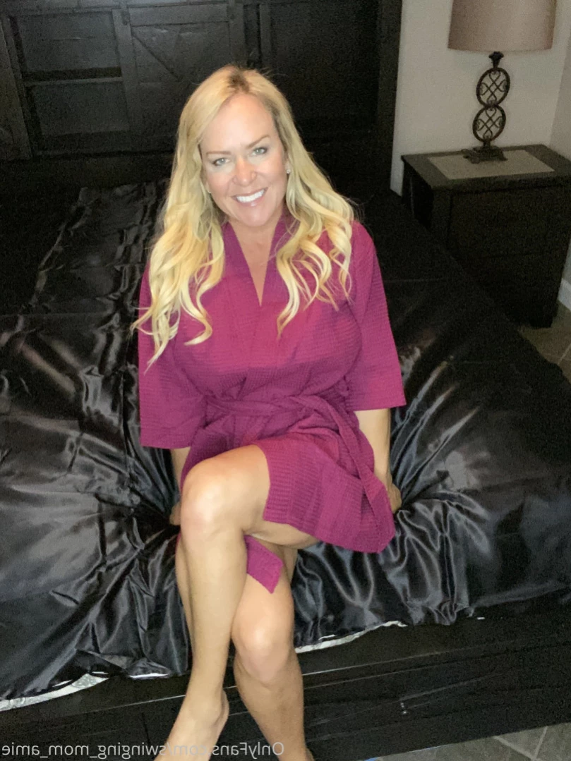 Swinger Step Mom [ swinging_mom_amie ] Onlyfans leaked photo 11101348 on Hotleaks.tv