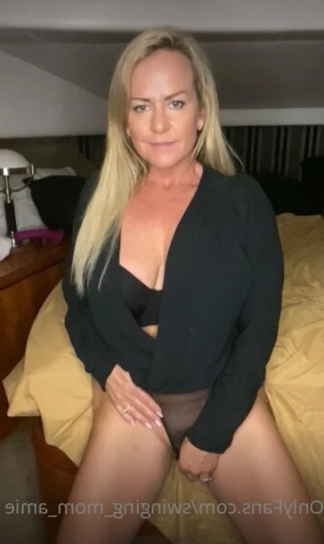 Swinger Step Mom [ swinging_mom_amie ] Onlyfans leaked photo 11101354 on Hotleaks.tv