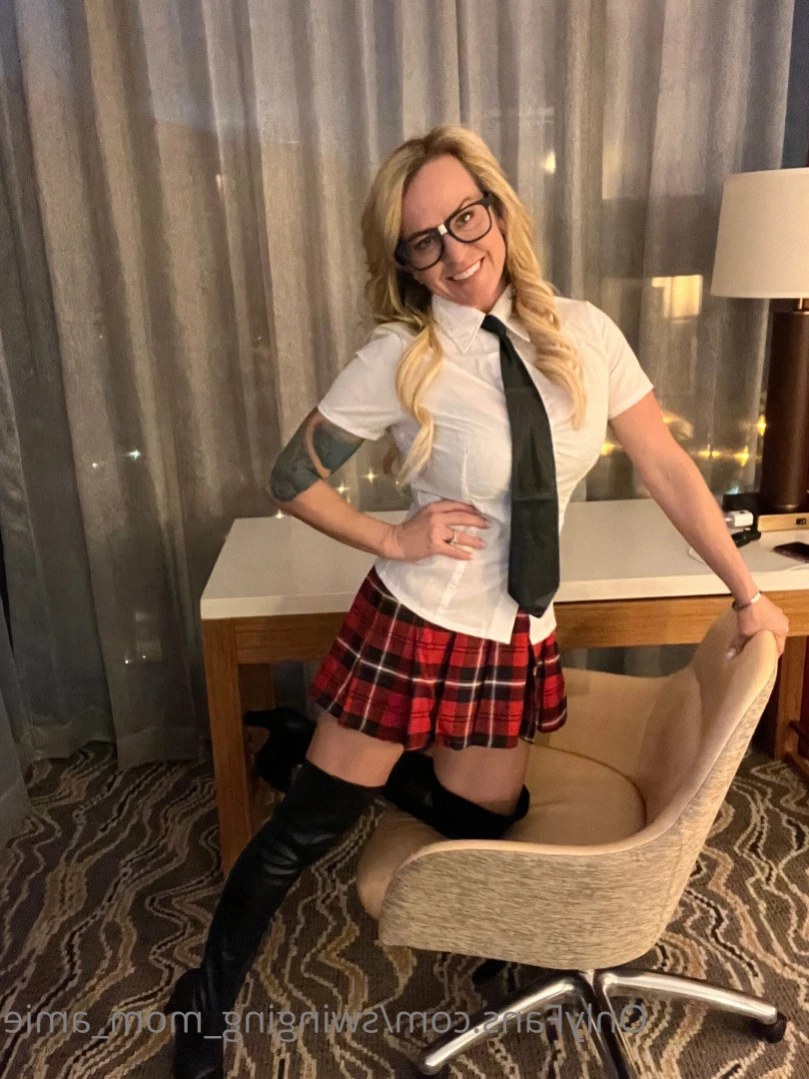 Swinger Step Mom [ swinging_mom_amie ] Onlyfans leaked photo 11101835 on Hotleaks.tv