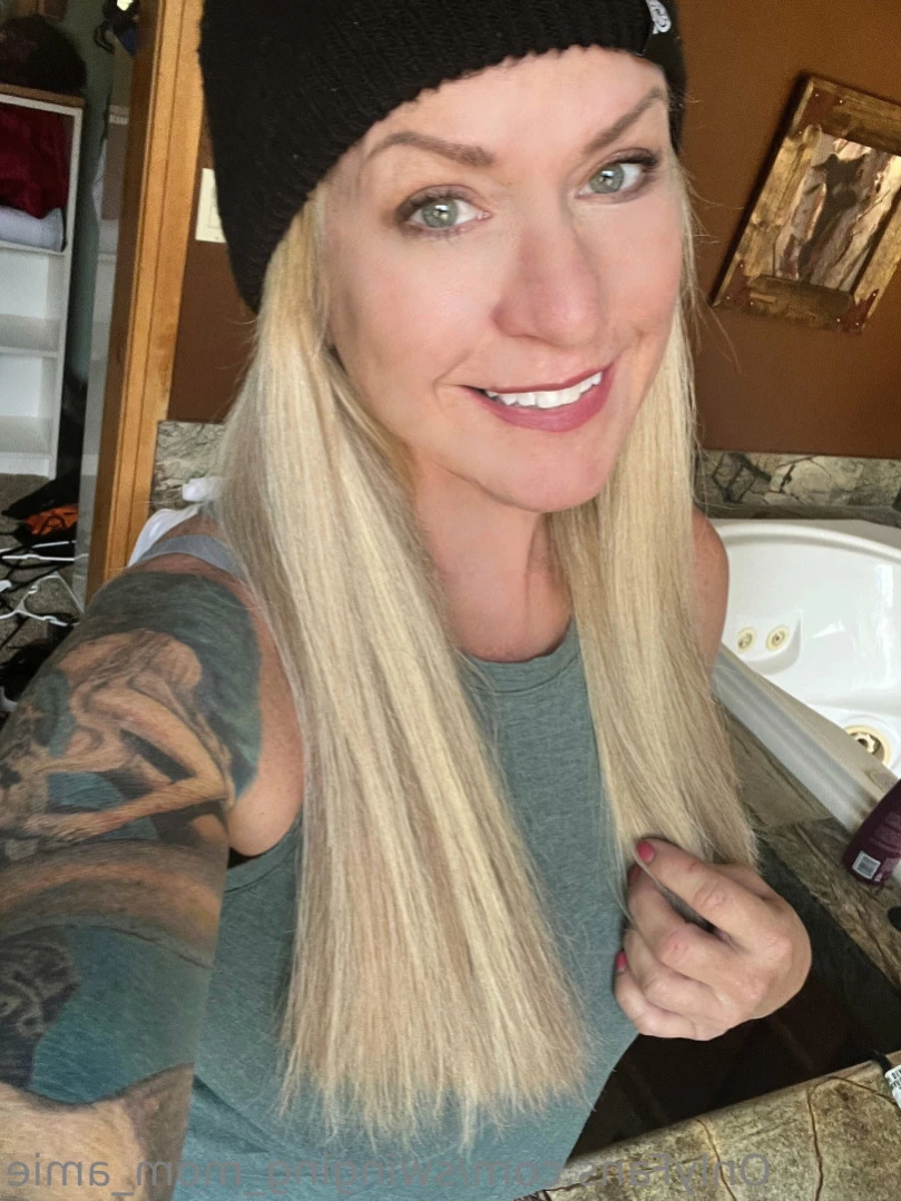 Swinger Step Mom [ swinging_mom_amie ] Onlyfans leaked photo 11101842 on Hotleaks.tv