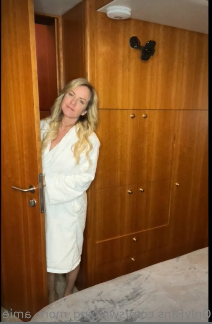 Swinger Step Mom [ swinging_mom_amie ] Onlyfans leaked photo 11101903 on Hotleaks.tv