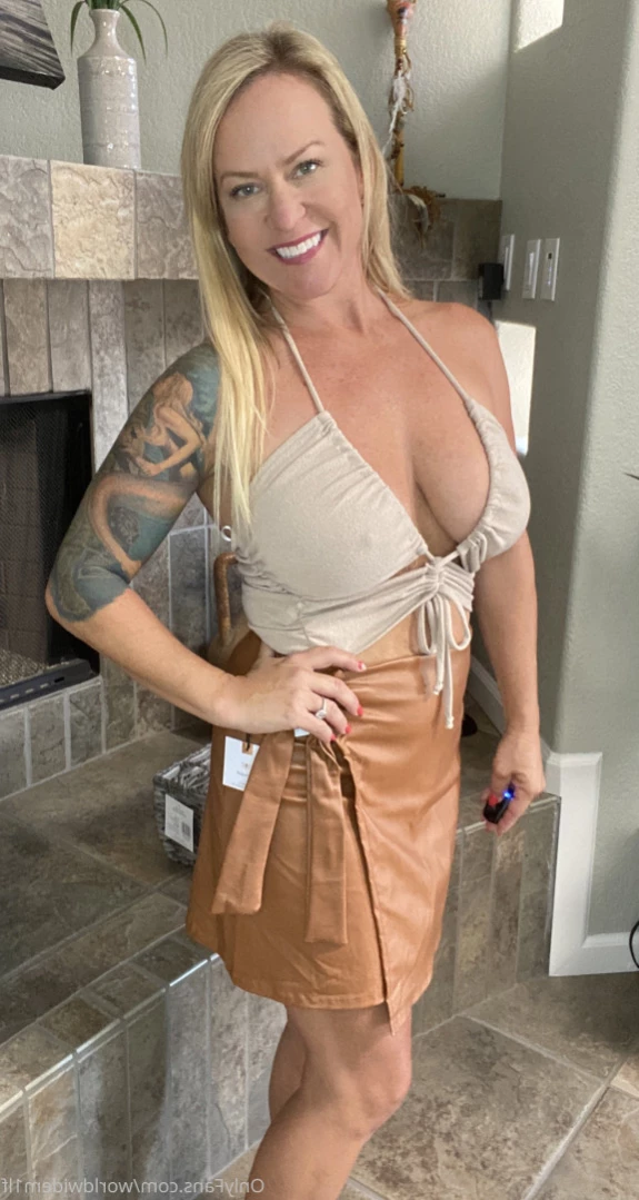 Swinger Step Mom [ swinging_mom_amie ] Onlyfans leaked photo 11101912 on Hotleaks.tv